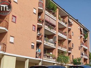 Trilocale in Vendita a Roma, 229'000&euro;, 85 m²