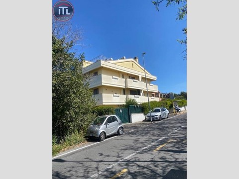 Bilocale in Vendita a Roma, 169'000&euro;, 65 m²