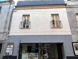 Ufficio in Vendita a Cairo Montenotte, 49'000€, 74 m²