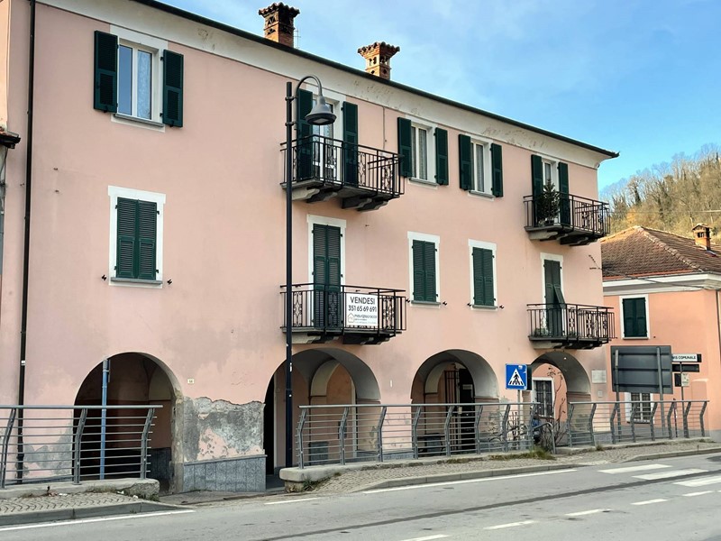 Appartamento in Vendita a Dego, 74'000€, 140 m²