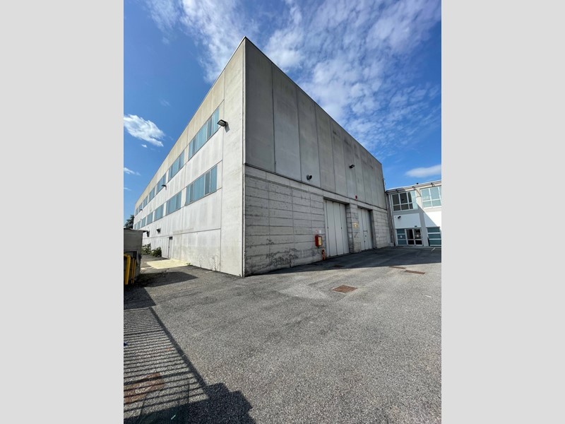 Capannone in Vendita a Verdellino, 2'300'000€, 7500 m²