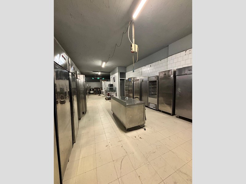Magazzino in Vendita a Brembate di Sopra, 69'000€, 130 m²