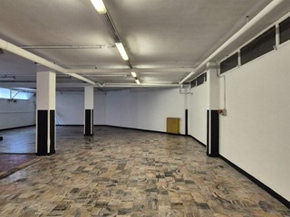 Laboratorio in Vendita a Treviolo, 135'000€, 350 m²