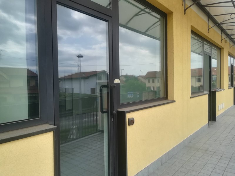 Negozio in Vendita a Roncello, 122'000€, 100 m²
