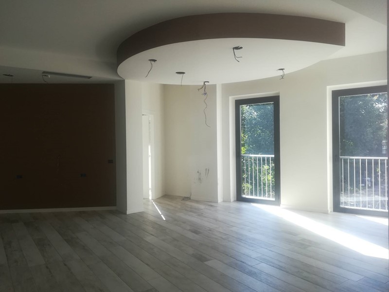 Immobile commerciale in Vendita a Carvico, 98'000€, 105 m²