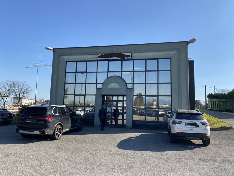 Capannone in Vendita a Capriate San Gervasio, 950'000€, 1060 m²