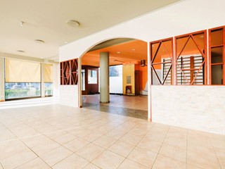 Immobile commerciale in Vendita a Brembate di Sopra, 249'000€, 250 m²