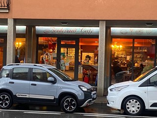 Attività commerciale in Vendita a Villa d'Almè, 135'000€, 130 m²