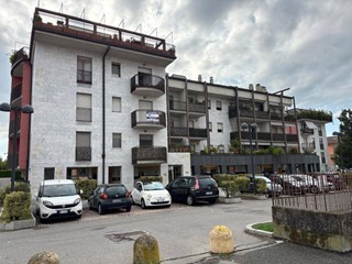 Trilocale in Vendita a Terno d'Isola, 126'000€, 90 m²