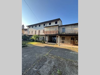 Rustico in Vendita a Brignano Gera d'Adda, 175'000€, 450 m²