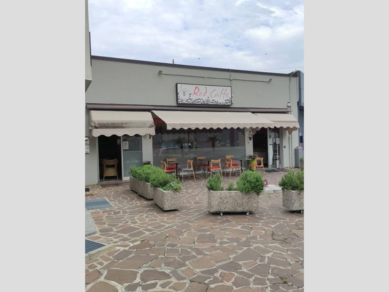 Attività commerciale in Vendita a Pescate, 140'000€, 130 m²