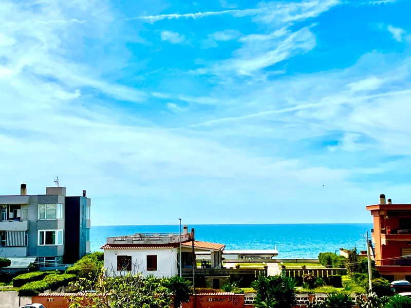 Trilocale in Vendita a Pomezia, 159'000€, 80 m²