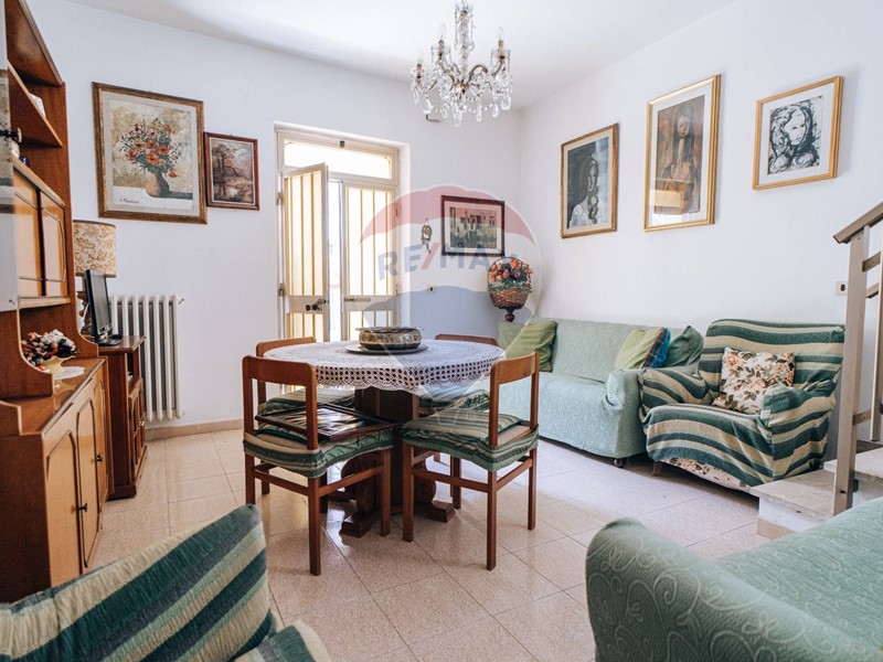 Casa Semi Indipendente in Vendita a Cupello, 85'000€, 180 m²