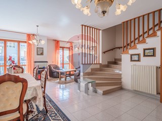 Villetta a schiera in Vendita a Vasto, 290'000&euro;, 350 m²