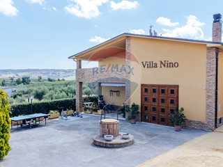 Villa in Vendita a Petacciato, 355'000€, 290 m²