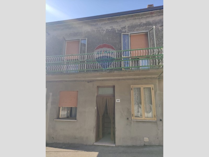 Casa Indipendente in Vendita a Lentella, 25'000€, 95 m²