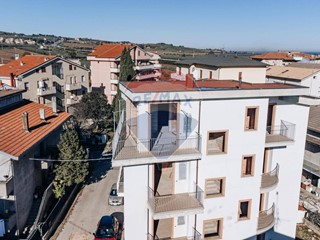 Casa Indipendente in Vendita a San Salvo, 190'000€, 400 m²