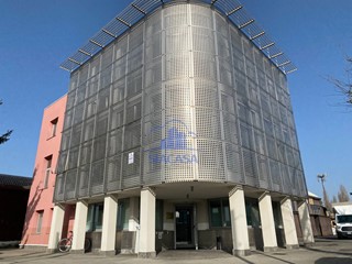 Ufficio in Affitto a Mezzago, 1'300&euro;, 150 m²