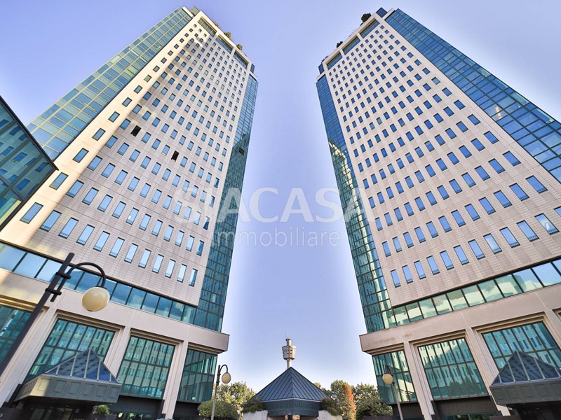 Ufficio in Affitto a Vimercate, 2'750&euro;, 242 m²