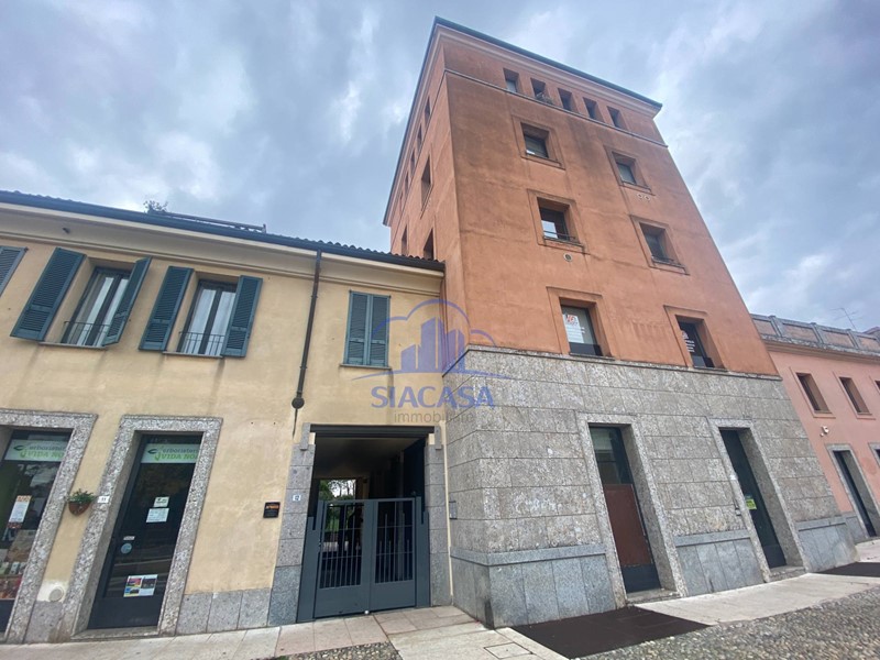 Ufficio in Vendita a Cavenago di Brianza, 100'000€, 42 m²