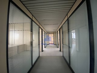 Ufficio in Vendita a Arcore, 311'000€, 285 m²