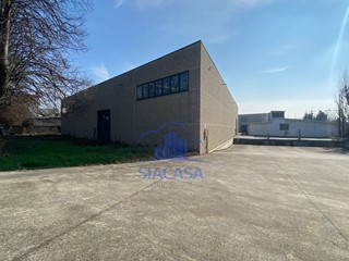 Capannone in Vendita a Desio, 1'250'000€, 1190 m²
