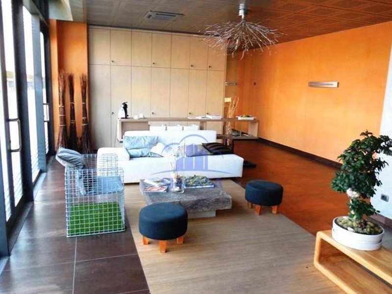 Ufficio in Vendita a Vaprio d'Adda, 350'000€, 305 m²