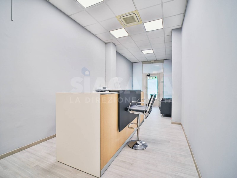 Negozio in Vendita a Vimercate, 115'000&euro;, 36 m²