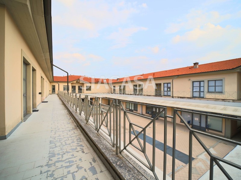 Ufficio in Vendita a Cernusco Lombardone, 120'000€, 103 m²