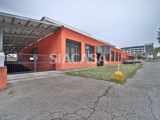 Capannone in Affitto a Brugherio, 4'200&euro;, 685 m²