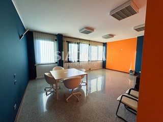 Ufficio in Affitto a Cernusco sul Naviglio, 1'300€, 110 m²