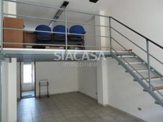 Negozio in Vendita a Agrate Brianza, 100'000€, 59 m²