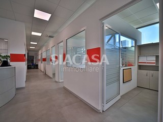 Capannone in Affitto a Mezzago, 17'834&euro;, 2925 m²