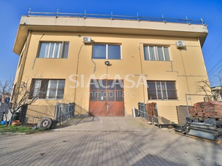 Capannone in Affitto a Cologno Monzese, 2'200€, 347 m²