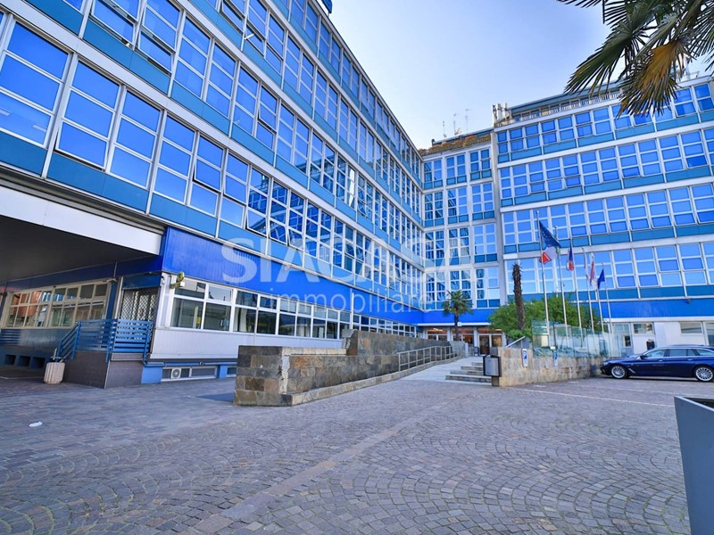 Ufficio in Affitto a Milano, 7'362€, 570 m²