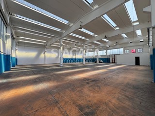 Capannone in Vendita a Trezzo sull'Adda, 500'000€, 1190 m²