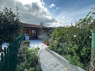 Bilocale in Vendita a Stella, 60'000€, 55 m²