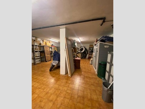 Box in Vendita a Albisola Superiore, 78'000€, 76 m²