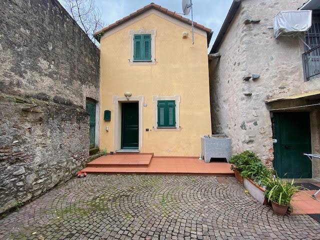Casa Semi Indipendente in Vendita a Albisola Superiore, 180'000€, 90 m²