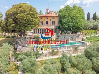 Villa in Vendita a Crespina Lorenzana, 4000 m²