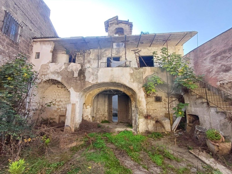 Casa Indipendente in Vendita a Casagiove, 95'000€, 270 m²