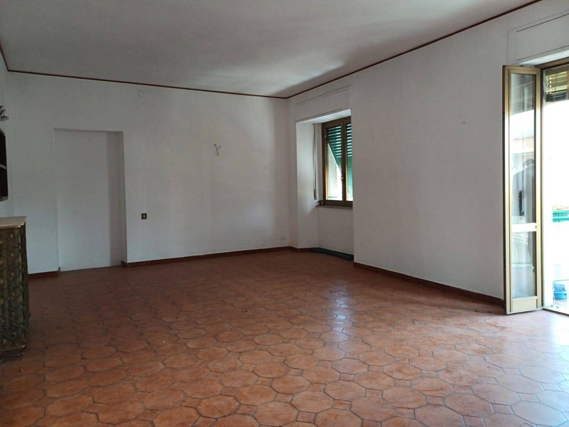 Trilocale in Vendita a Caserta, 107'000€, 105 m²