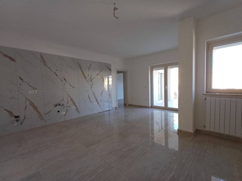 Trilocale in Vendita a Casagiove, 210'000&euro;, 90 m²