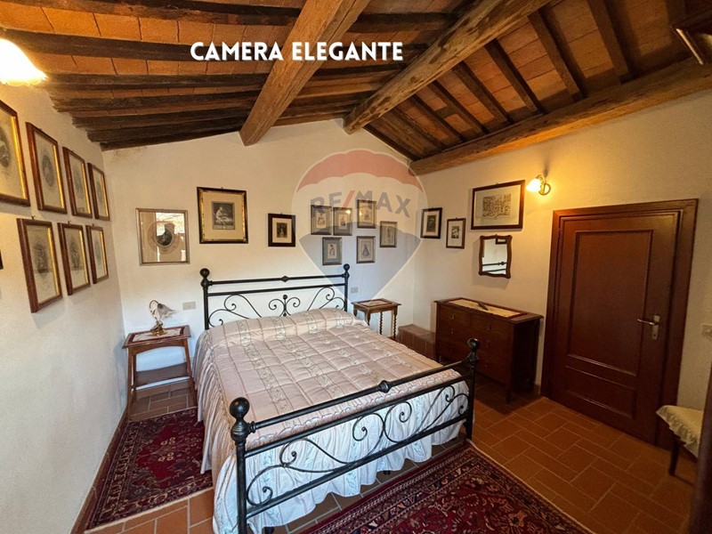 Casa Indipendente in Vendita a Castell'Azzara, 70'000€, 79 m²