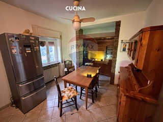 Casa Indipendente in Vendita a Roccastrada, 60'000€, 90 m²