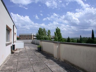 Ufficio in Affitto a Fano, 600€, 80 m²