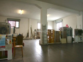 Immobile commerciale in Affitto a Fano, 1'400€, 230 m²