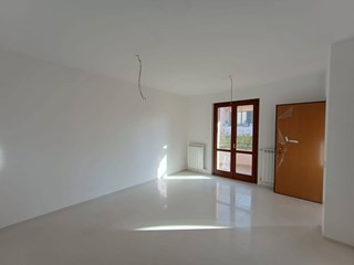 Trilocale in Vendita a Terre Roveresche, 135'000&euro;, 96 m²