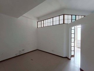 Ufficio in Vendita a Pesaro, 145'000&euro;, 140 m²