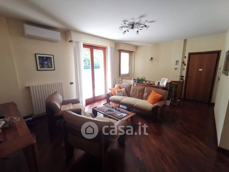 Villetta a schiera in Vendita a Pesaro, 400'000&euro;, 200 m²